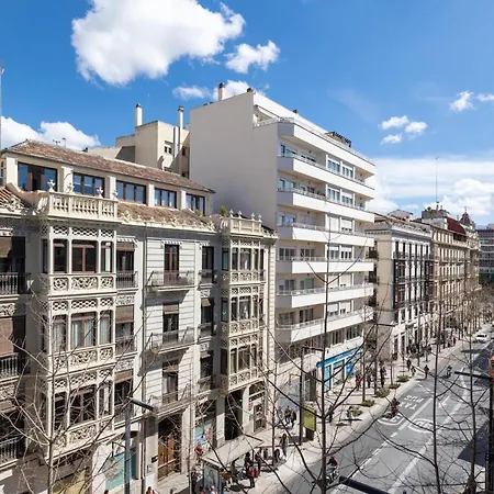 Bright And Elegant Gran Via Apartments-2